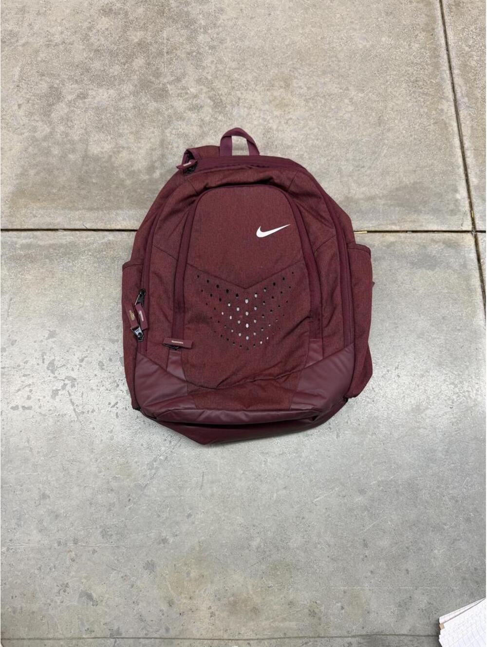 nike 25 ltrs university red vapor energy burgandy air max backpack